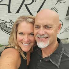 What's the best way to get in touch with a rowing team?