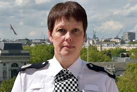 Officer overseeing party inquiry is 'trusted' Met lieutenant who slammed  lockdown rule-breakers