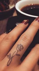 Tattoosformen Finger Tattoos Finger Tattoo Designs Hand Tattoos