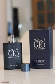 Questa interpretazione contemporanea e intensa di acqua di giò fonde note marine, essenze aromatiche e un accordo marino legnoso per riportare la fragranza alle sue origini: Acqua Di Gio Profondo By Giorgio Armani Review Here S What It Smells Like Michael 84