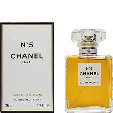 Je lance ma collection le 5 mai, cinquième mois de l'année, laissons lui le numéro qu'il porte et ce numéro 5 lui portera chance. Chanel No 5 Eau De Parfum Spray 35 Ml Amazon De Beauty