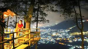 Sesuai dengan namanya, objek wisata ini menawarkan sebuah gardu pandang di tepi jurang. 15 Spot Instagramable Di Malang Yang Bikin Kamu Makin Cinta Sama Kota Sejuk Satu Ini