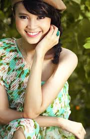 Style đối lập của 3 ngọc nữ: Hà Tăng tinh giản, Lan Ngọc biến hóa, người  còn lại được khen dù có te tua