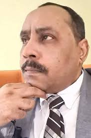 الأقزام الذي مسحو سيادة الدوله السودانيه بالأرض.....الله لا يسعدكم ويدمركم  اشده تدمير الله اكبر عليكم.