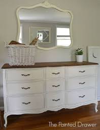 A Vintage Drexel Heritage Set In White Drexel Heritage Drexel Heritage Furniture Dresser Decor