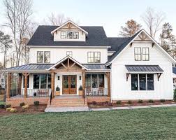 Pin By Clauuudia On Farmhouse Love Dream House Exterior House Styles Modern Farmhouse Exterior