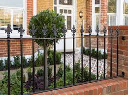 Black Cast Iron Half Railings And Red Brick Wall In London Front Garden Front Garden Front Garden Design Garden Railings