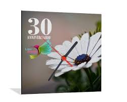 Condividi le più belle frasi per l'anniversario di fidanzamento da dedicare al partner, per celebrare il vostro primo mese o primo anno assieme da scrivere romanticamente su un biglietto d'auguri. Frasi Anniversario Aziendale Fotoregali Blog