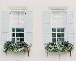 Well, window boxes nowadays have taken a dark turn which adds instant curb appeal to your home, making exterior bloom into flowers and greenery. 24 Window Box Flower Ideas What Flowers To Plant In Window Boxes Apartment Therapy
