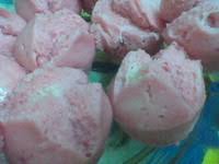 Siapkan panci, lalu isi dengan tepung beras dan 700 ml santan, aduk sampai rata. Resepi Menggunakan Tepung Beras
