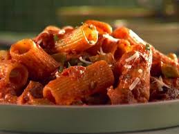 Chicken Sausage Rigatoni In A Spicy Vodka Sauce Recipe Vodka Sauce Food Network Recipes Rigatoni