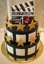 Hollywood It Makes Me Want To Have An Oscar Party Just To Serve The Cake Movie Theme Cake Hollywood Cake Movie Cakes