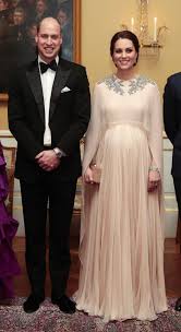 Someone Wore Kate Middleton S Mcqueen Dress To The Golden Globes Kleider Ballkleid Und Abendkleid