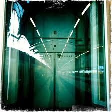 6 Mars 2011 Gare De Bruxelles Midi Reflets Photo Reflection Alley