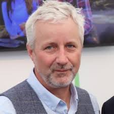 One Minister, two Departments: Community in Cabinet