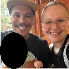 Like your realtors locally-sourced? 🤣🥕🏡