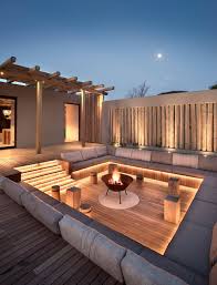 Residentiel Lla Concoit La Maison De Brousse Bote Hannesburg Aime Ce D En 2020 Deco Exterieur Maison Salon De Jardin Exterieur Terrasse Amenagement Paysager
