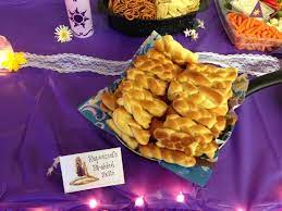 Rapunzel party food, you could easily take the pizza puff recipe, and make it into twisted pizza tangeled rapunzel birthday party. Rapunzel Tangled Birthday Party Ideas Photo 16 Of 37 Rapunzel Birthday Party Tangled Birthday Tangled Party