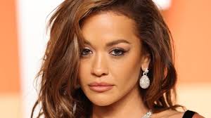 Rita Ora schwärmt von Kennenlernen mit ihrem Mann Taika!