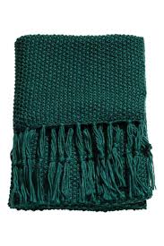 Black And White Throw Blanket With Tassels Koc O Ryzowym Splocie Ciemnozielony Home H M Pl Green Throw Blanket Green Rug Bedroom Green Bedding