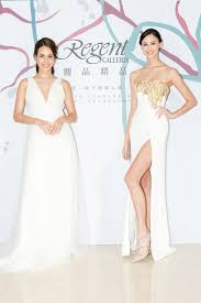 麗晶精品圖四_亞洲超級名模生死鬥的第二季以及六季參賽者娜塔莉(Natalie Pickles)以及白彌兒(Mia)也到場助陣(