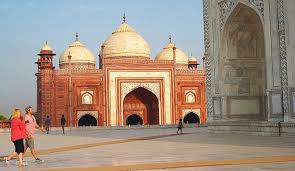 Practical information about the taj mahal: Dos And Don Ts For Visiting The Taj Mahal