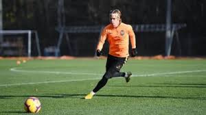 Полузащитник «шахтера» михаил мудрик поделился впечатлениями после матча четвертого отборочного раунда лиги чемпионов против «монако» (2:2). Mihail Mudrik Dumaet Chto Uzhe Krutoj Kashtru Raskritikoval Ukrainskogo Nejmara Unian