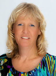 Acerola: Nature's Secret to Fight Free Radicals (The Rainforest Medicinal  Plant Guide Series Book 2)