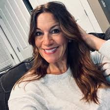 Tracy Bowser's Instagram, Twitter & Facebook