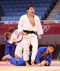 Jul 26, 2021 · 안창림 유도 선수 세계 랭킹1위 (재일교포 과거 ) 일본에서 가라테 도장을 운영한 아버지의 권유로 초등학교 1학년부터 시작했던 유도는 천부적인 재능과 노력으로 쓰쿠바 대학 2학년 재학중이었던 당시 일본 전국대회 우승을 이뤄내며 파란을 일으켰던 안창림. Sfytcckdai6 Am
