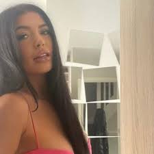 Zara Stanton Noonan (@zar_sn)