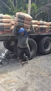 Inventaram uma MÁQUINA de DESCARREGAR CIMENTO!, #pedreiro #cimento #obras  #caminhoneiro #carreta