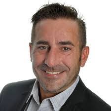 Jason Mayne's Instagram, Twitter & Facebook