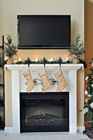 Easy Christmas Mantels Whats Ur Home Story Christmas Fireplace Decor Christmas Mantel Decorations Christmas Fireplace