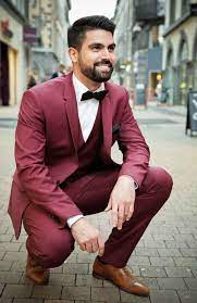 Decouvrez Nos Costumes Hommes Disponibles A L Essayage Dans Votre Boutique Martine Mariage A Cl Tenue Africaine Homme Mariage Costume Homme Marie Costume Homme