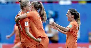 Jun 15, 2021 · vivianne miedema en lieke martens maken dinsdag hun opwachting bij de oranjevrouwen voor de oefeninterland tegen noorwegen. Dit Zijn De Scenario S Voor Oranje Bij Winst En Verlies Voetbal Telegraaf Nl