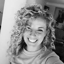 Hello, I'm Mindy and something to know about me is I'm a cosmetologist 😛