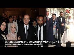 Kamuoyunda cübbeli ahmet hoca olarak bilinen ahmet mahmut ünlü'nün kızı sare ile şaban zengin'in oğlu muhammet hüseyin zengin, ümraniye'de bir düğün salonunda evlendi. Cubbeli Ahmet In Damadina Milyonluk Ihale Youtube