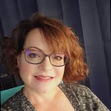 Lori Barczak's Instagram, Twitter & Facebook