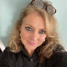 Cindy Fortier's Instagram, Twitter & Facebook