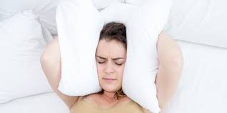 Anda bisa membuat pikiran anda rileks dengan cara menghindari menonton tv, bekerja, dan bermain gadget di kamar tidur. 7 Cara Mengatasi Susah Tidur Di Malam Hari Mudah Dan Tanpa Konsumsi Obat Kapanlagi Com