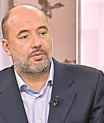 Ando num tal estado que parece que nada do que interessa à comunicação social me interessa a mim. Mais Sobre Fernanda Cancio Vidas