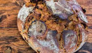 Il pane è un elemento essenziale nella nostra dieta,perché non solo apporta fibra ma anche vitamine amminoacidi minerali etc. Pane Alle Noci E Nocciole Stuzzicante E Particolare