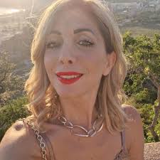 𝐆𝐢𝐨𝐫𝐠𝐢𝐨 𝐀𝐫𝐦𝐚𝐧𝐢 𝐜𝐢𝐭𝐚 𝐮𝐧 𝐦𝐚𝐳𝐚𝐫𝐞𝐬𝐞 𝐧𝐞𝐥 𝐬𝐮𝐨  𝐭𝐞𝐬𝐭𝐚𝐦𝐞𝐧𝐭𝐨 Tra i nomi annunciati spuntati nel testamento di  Giorgio Armani, ce ne sono alcuni decisamente più inaspettati. Forse non  per i diretti interessati, ma