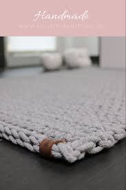 Der fertige teppich hat einen durchmesser von ca. Teppich Teppich Hakeln Hakeln Stricken Und Hakeln
