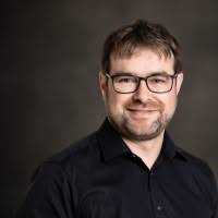 100+ perfiles de «Riedo»