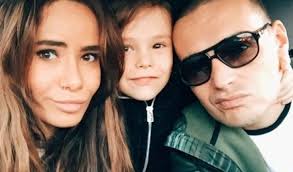 Мама двоих сыновей рассказала, что ради нее музыкант оставил свою девушку юлию королёву. Opd86rd Maf Jm