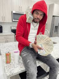 Manny Pacquiao letting em know who's in the room 😬🤞 Ai is getting out of  control 😱 Soon you won't be able to tell real photos from AI. Instead of  falling behind,