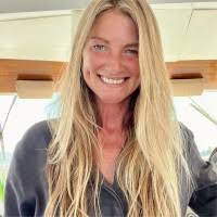 5400+ ";,donna" profiles