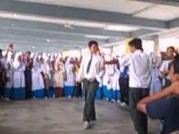 Nama smk bandar seri alam ini diberikan sempena kedudukannya yang terletak di kawasan perumahan bandar seri alam. Smk Seri Alam 2 Battledance Teacher S Day Youtube